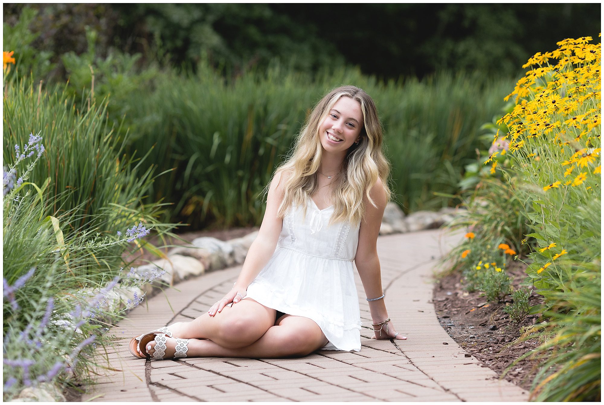 senior portraits brick pathway