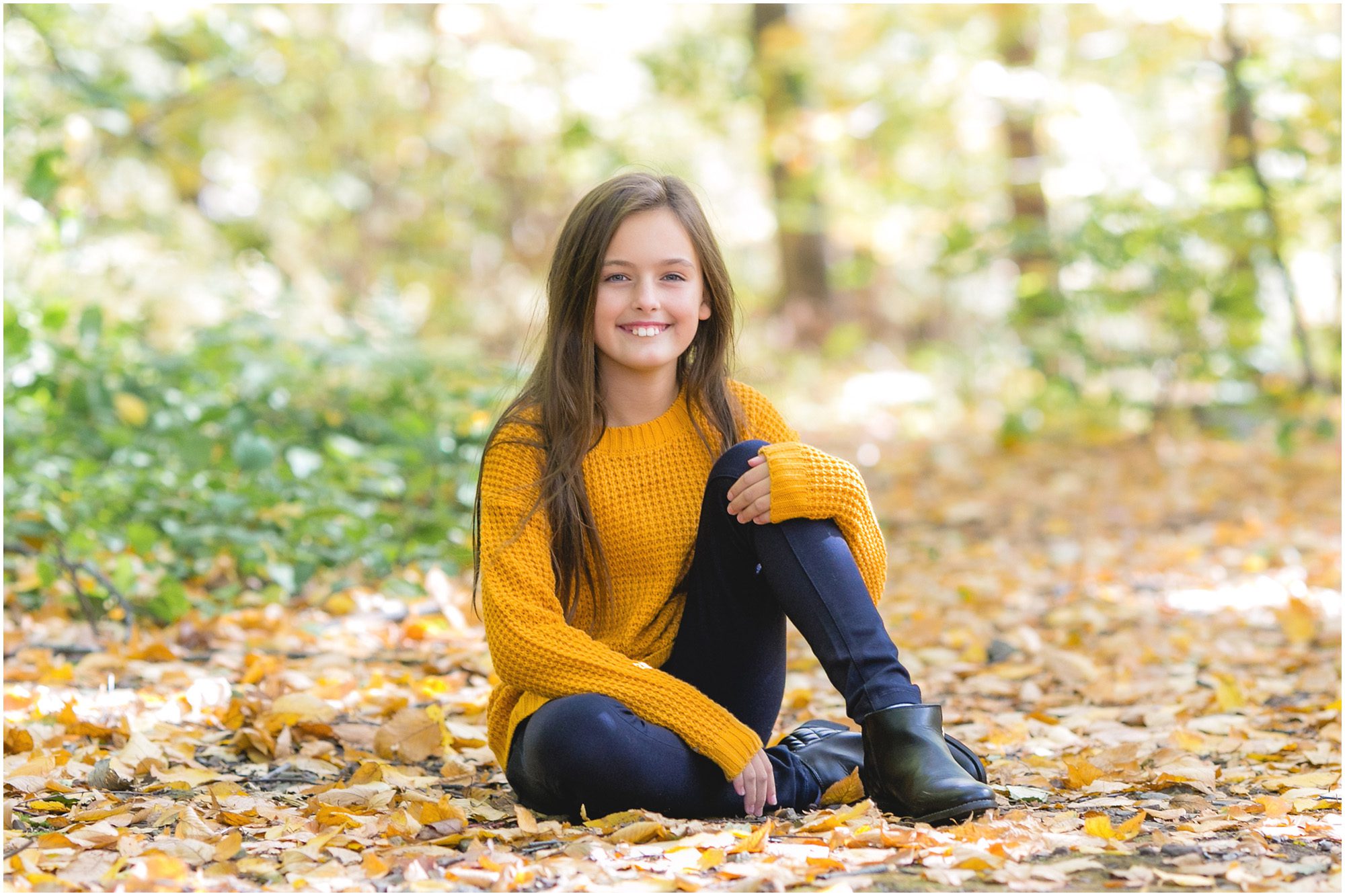 fall mini session girl in leaves