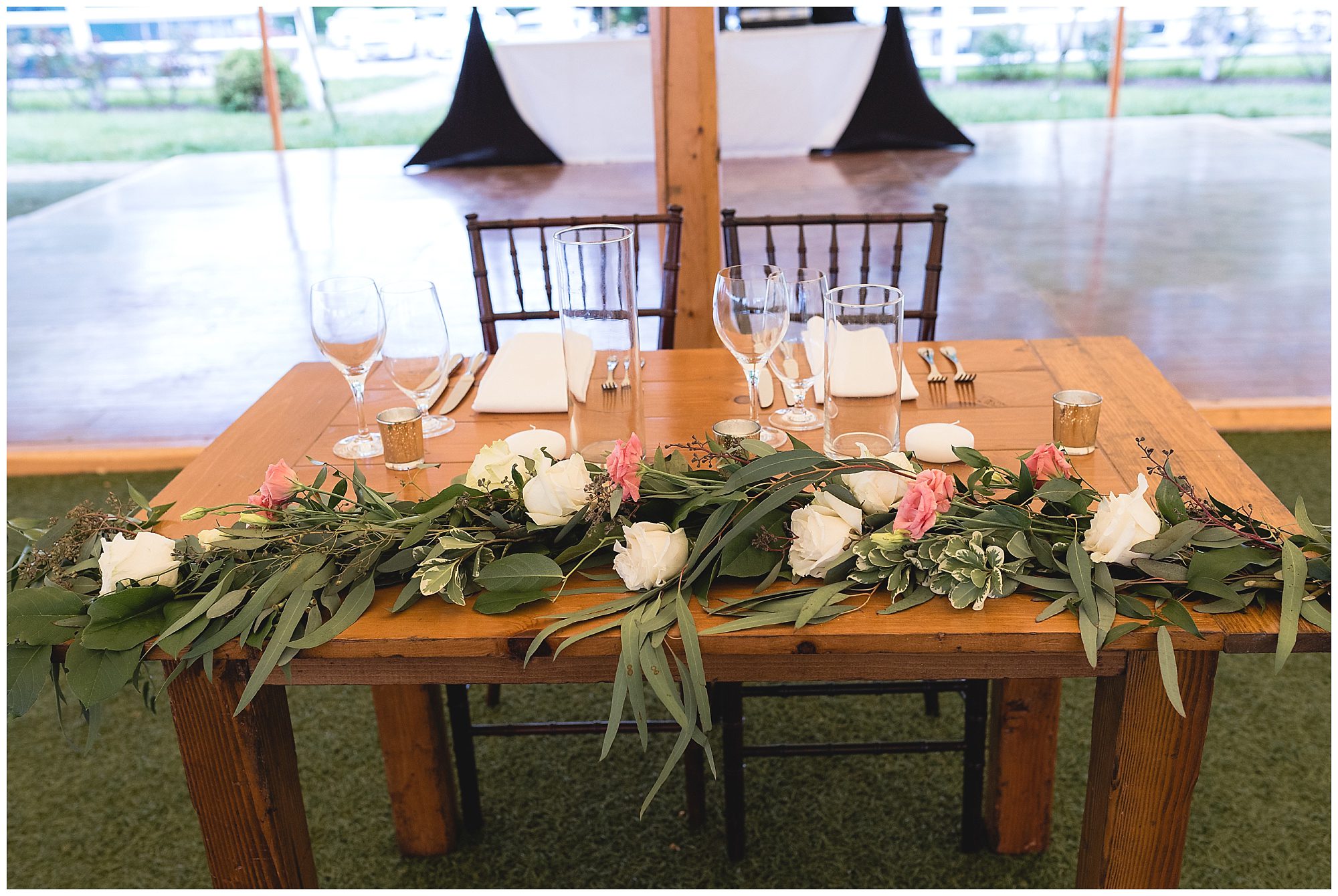 bride and groom table