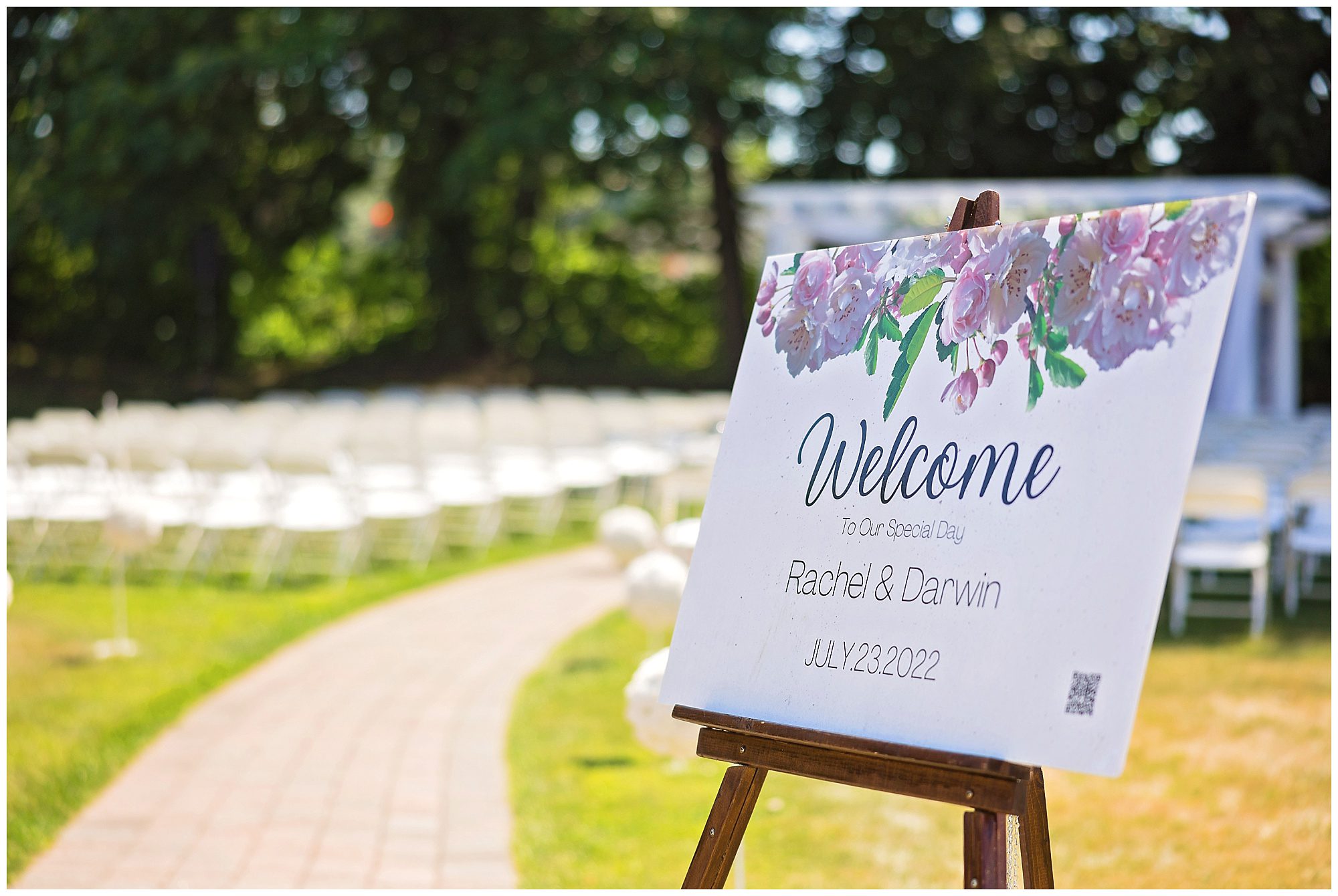 Maneeley's wedding signs