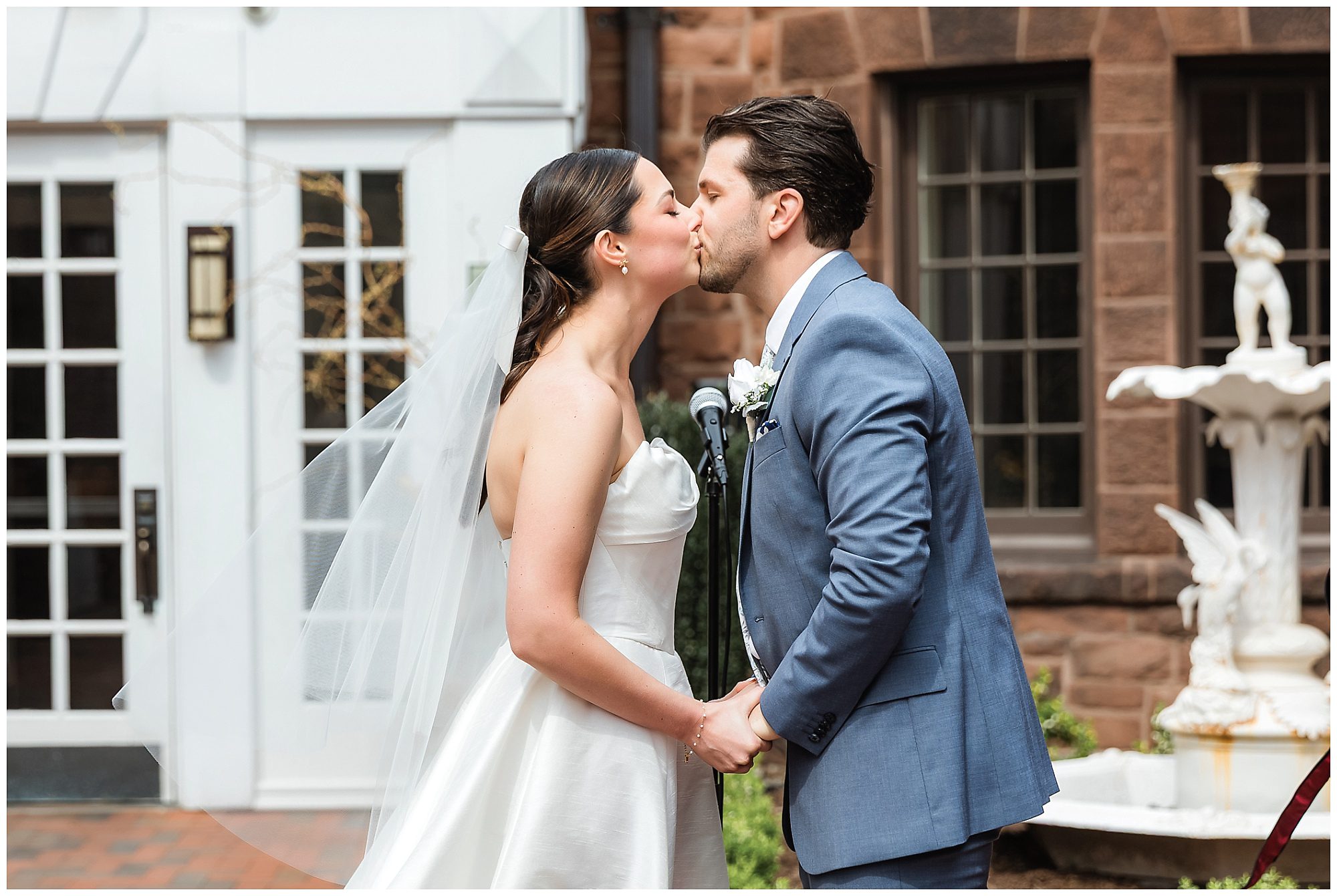 metro bis intimate wedding ceremony