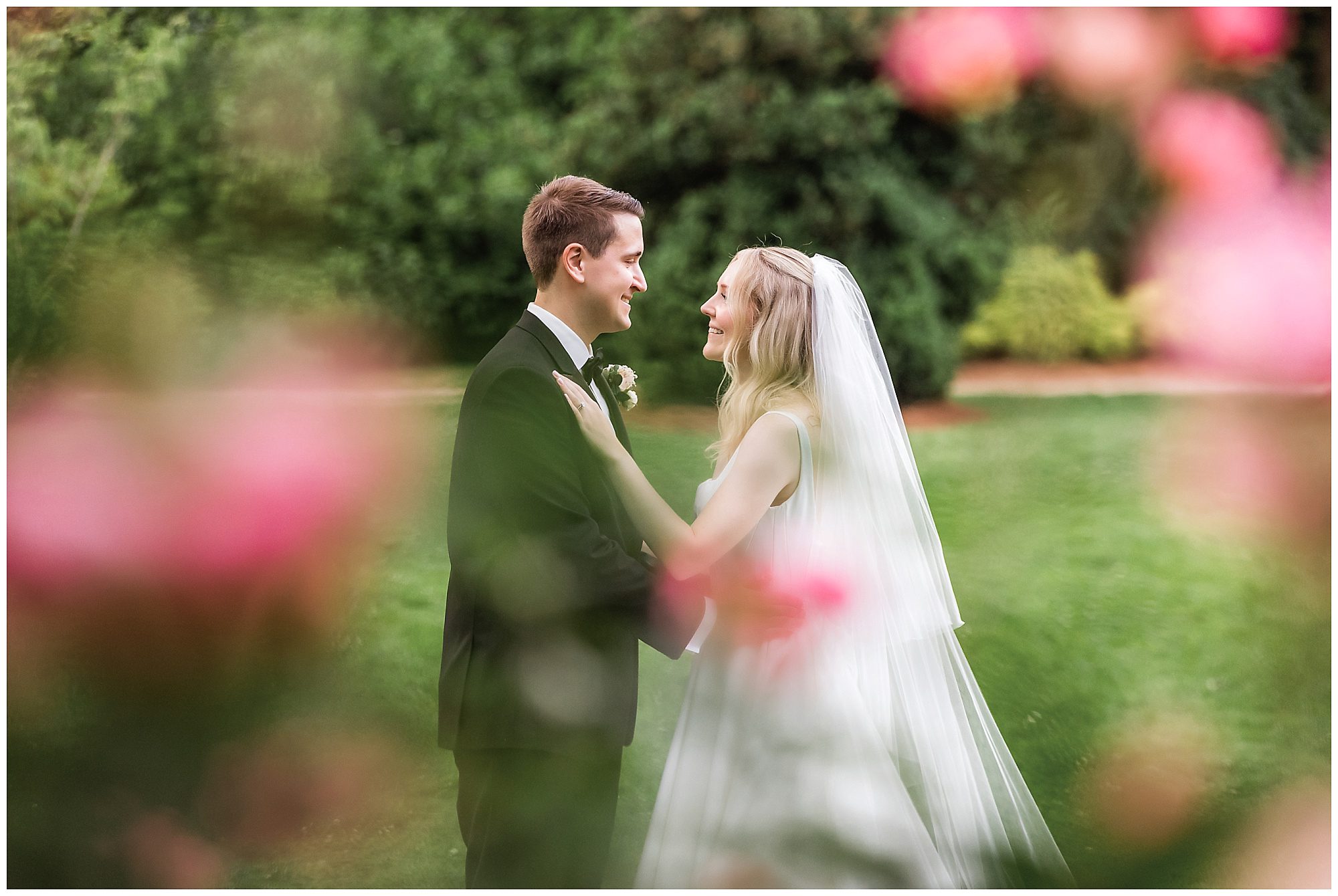 Intimate Wickham Park Wedding Portraits