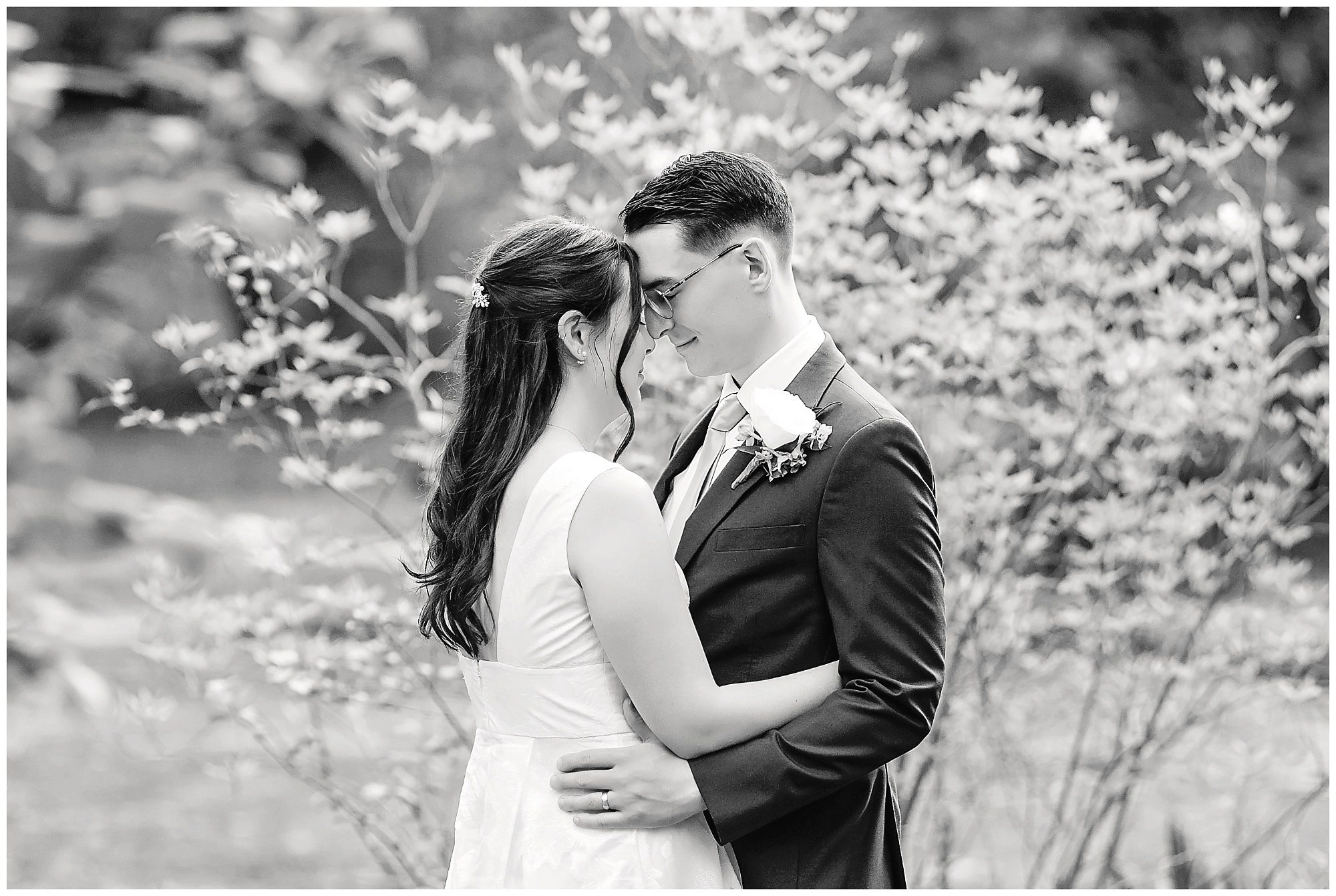 Wickham Park elopement portraits bride and groom
