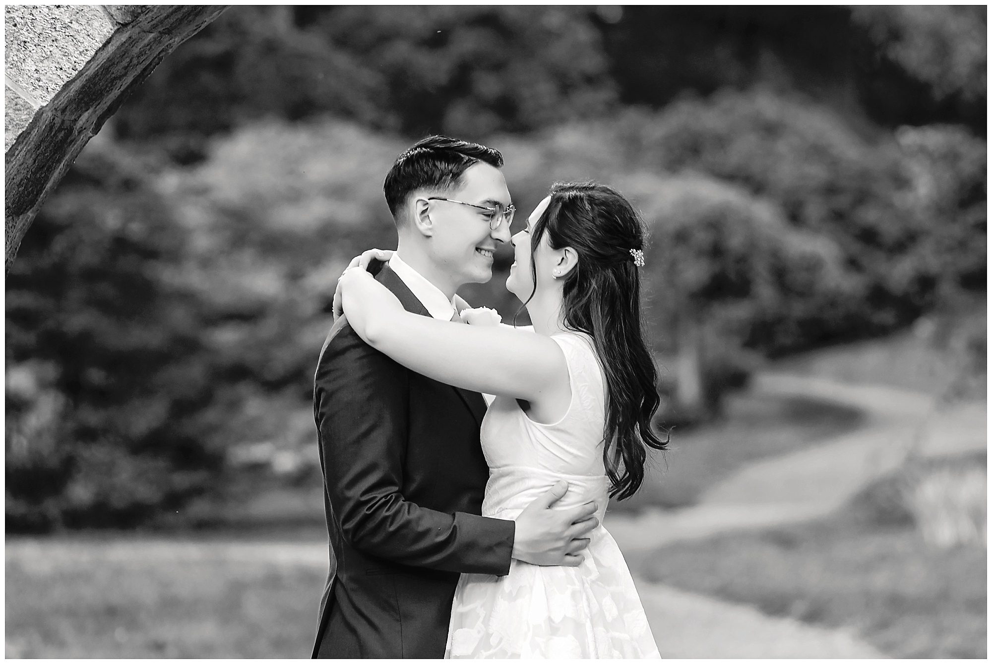 Wickham Park elopement portraits arch